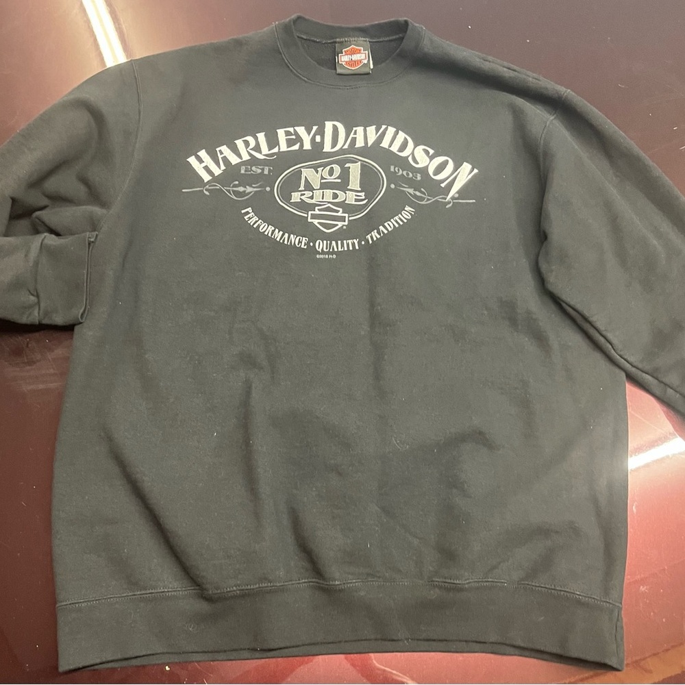 Men’s size Large Harley Davidson Sweatshirt